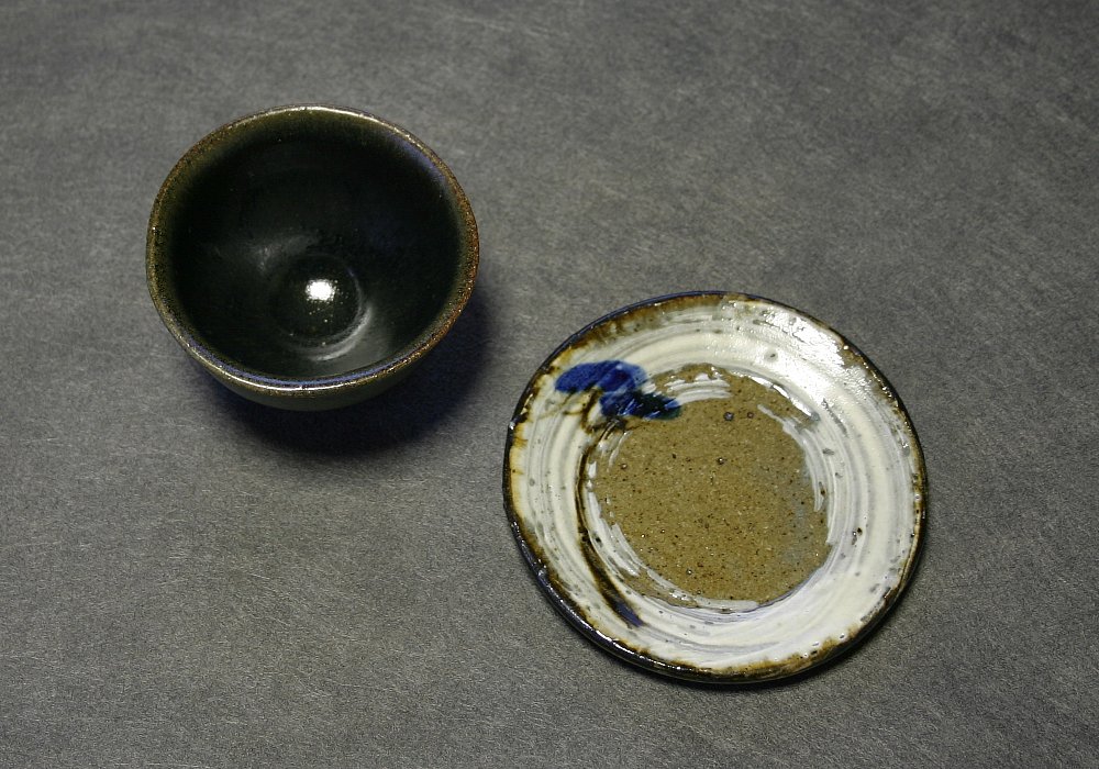 松の画まめ皿と玄釉盃2